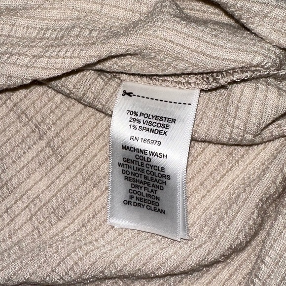 Cable & Gauge Women’s XL Top NWT $58 Tan Short Sleeve High Low Hem Stretch - Picture 3 of 6